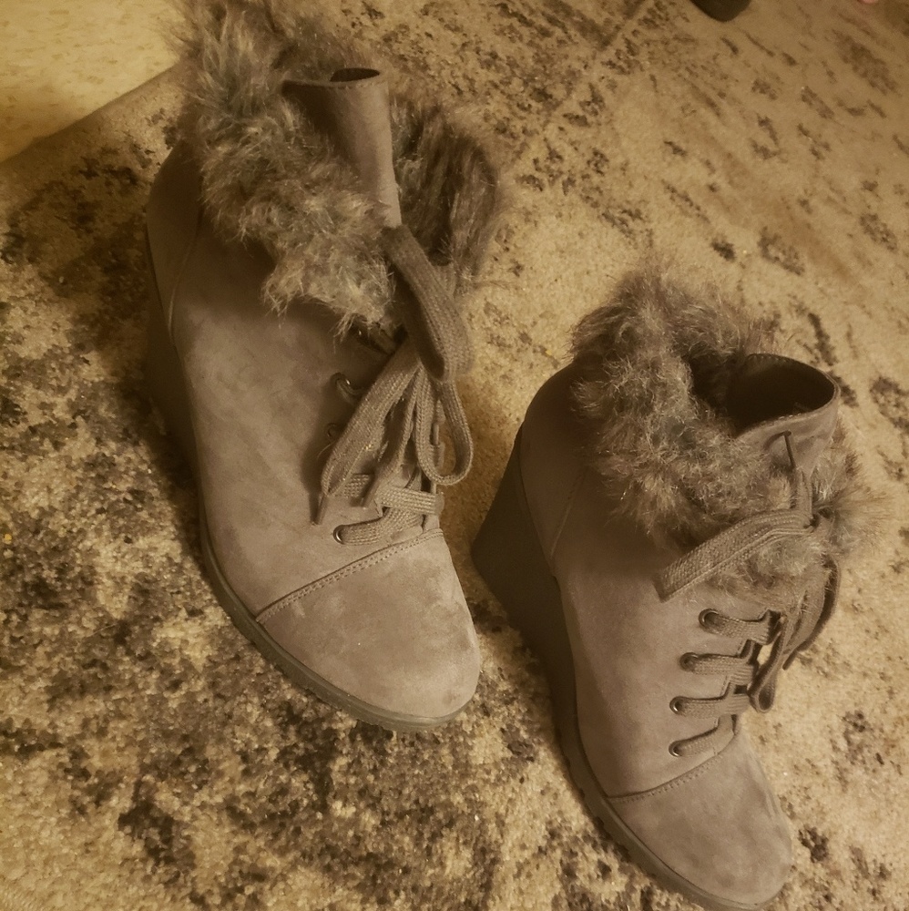 Wedge boots